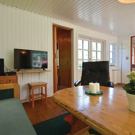 Holiday home Stunning In With Kitchen Balle